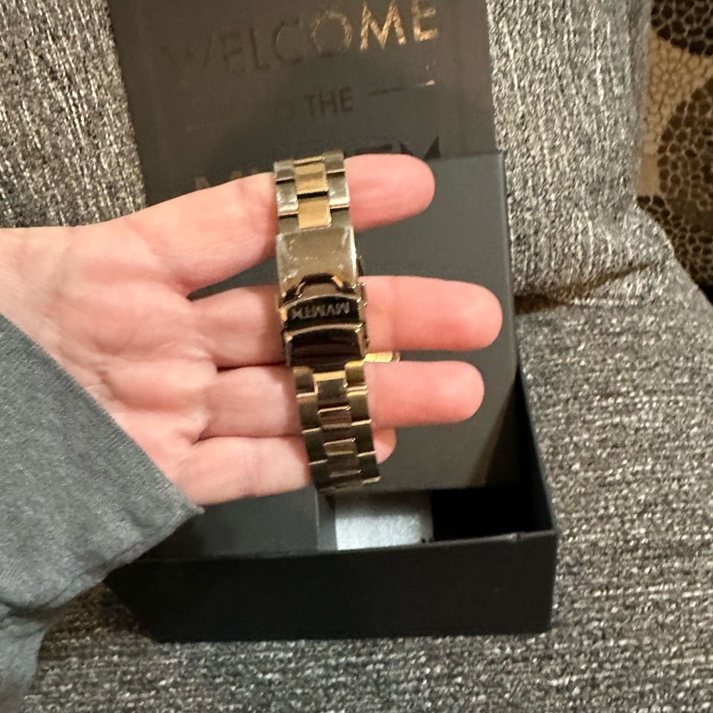 MVMT Gold Watch - Picture 6 of 7